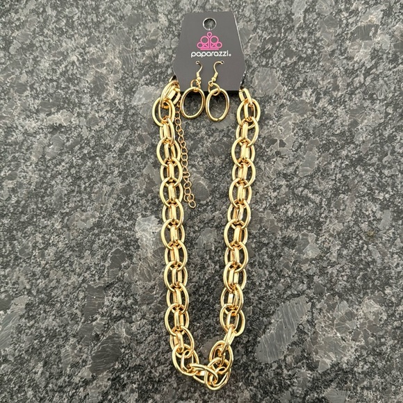 FWP NWT PAPARAZZI GOLD TONED FASHION JEWELRY CHAIN NECKLACE & EARRINGS SET - Picture 1 of 3